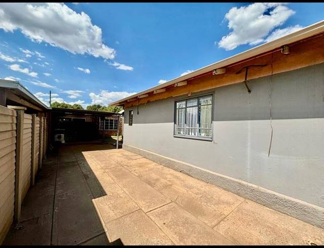 3 BEDROOM HOUSE FOR SALE IN VANDERBIJLPARK CW 5